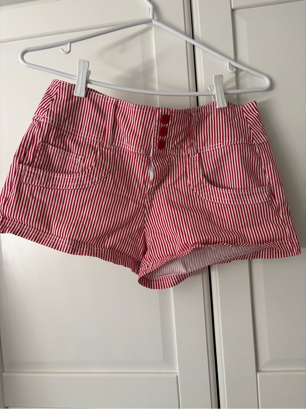 Guess Striped Red Women's Shorts, size 27